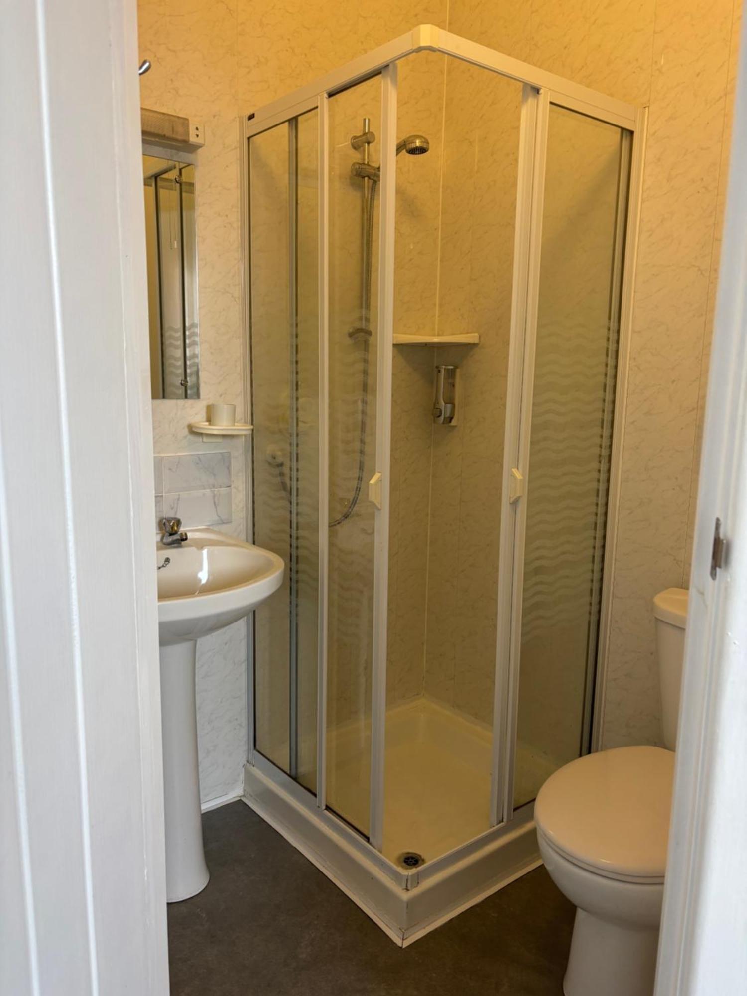 Large Single Room,1646375772:JPEG