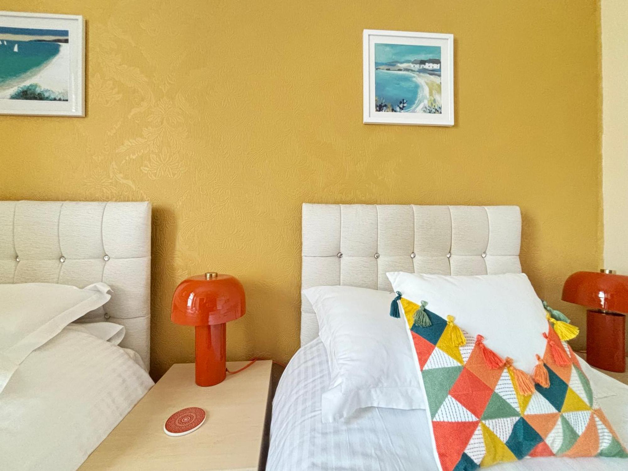 Twin Room with Shower,1652786665:JPEG